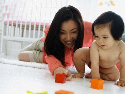 Cách chọn đồ chơi cho trẻ sơ sinh