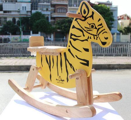 Ngựa gỗ bập bênh IQ Toys