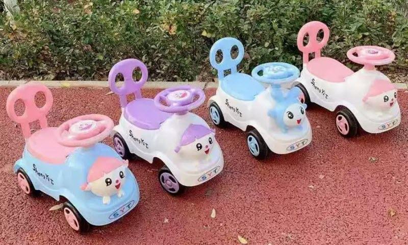 Xe chòi chân 4 bánh 255 cho bé 1-3 tuổi