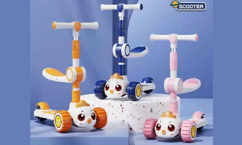 Xe scooter 3 bánh có ghế ngồi cho bé chòi chân và trượt đầu con gà