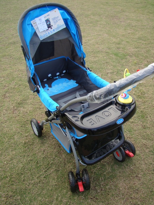 Xe đẩy 2 chiều có nhạc Baobaohao 709C