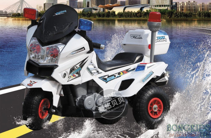 xe-may-dien-tre-em-8815-mau-trang
