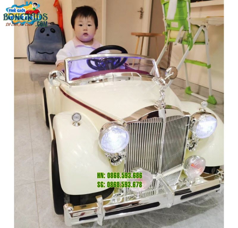 Xe ô tô điện trẻ em smt999 màu sữa